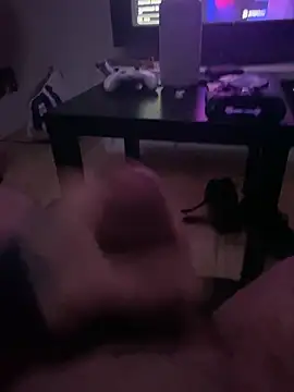 Snapshot of huffies_cam chatting on December 18, 12:49 am huffies cam online show from December 18, 12:49 am