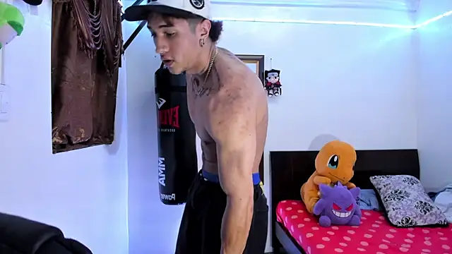Snapshot of Bull__fit chatting on May 28, 4:54 am Bull fit online show from May 28, 4:54 am