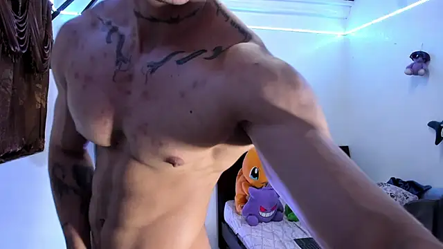 Snapshot of Bull__fit chatting on June 10, 4:12 am Bull fit online show from June 10, 4:12 am