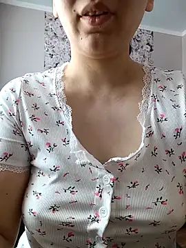 Emilyhomegirl1 online show from February 24, 7:50 am