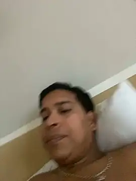 Snapshot of tusgustos23 chatting on July 12, 9:55 am tusgustos23 online show from July 12, 9:55 am