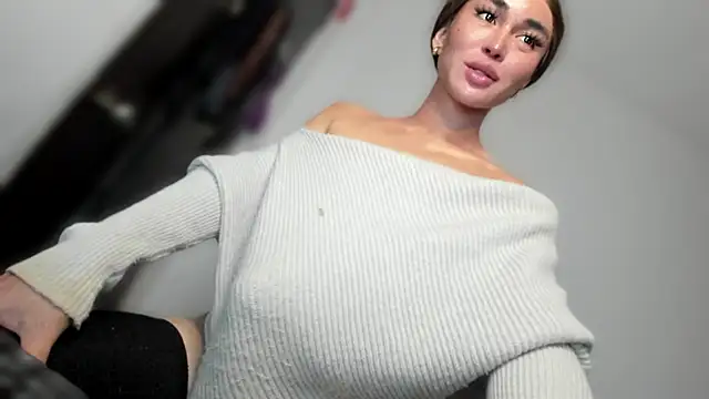 Snapshot of mxshemale_ladyboy chatting on May 15, 7:21 pm mxshemale ladyboy online show from May 15, 7:21 pm