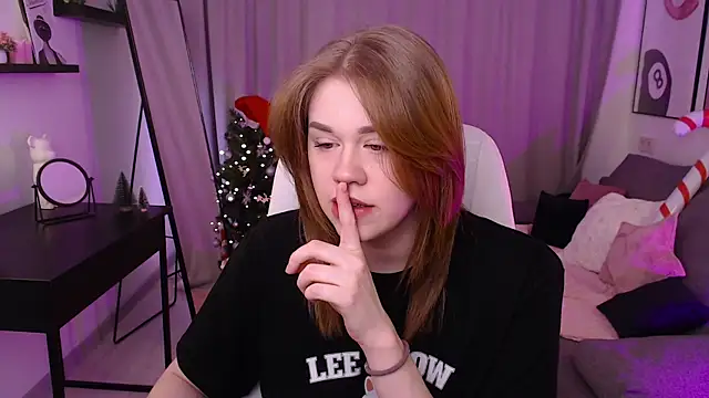 Snapshot of Alison_Doody chatting on December 23, 7:39 am Alison Doody online show from December 23, 7:39 am