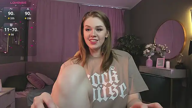 Snapshot of Alison_Doody chatting on February 13, 7:37 am Alison Doody online show from February 13, 7:37 am