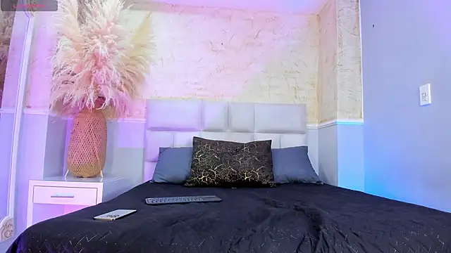 HileySweett online show from December 15, 2:43 pm