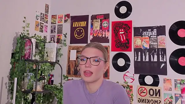 JeaneneWoltz online show from January 19, 9:13 am