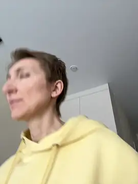 Snapshot of Sensual_Flower chatting on February 5, 6:29 am Sensual Flower online show from February 5, 6:29 am