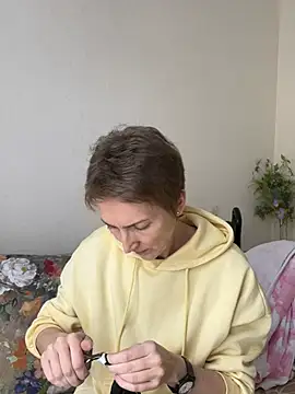 Snapshot of Sensual_Flower chatting on March 5, 10:55 am Sensual Flower online show from March 5, 10:55 am