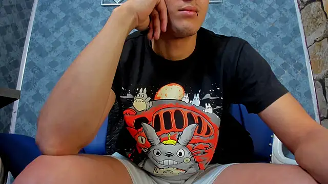 Snapshot of Ethan_Waalker chatting on December 18, 9:15 am Ethan Waalker online show from December 18, 9:15 am