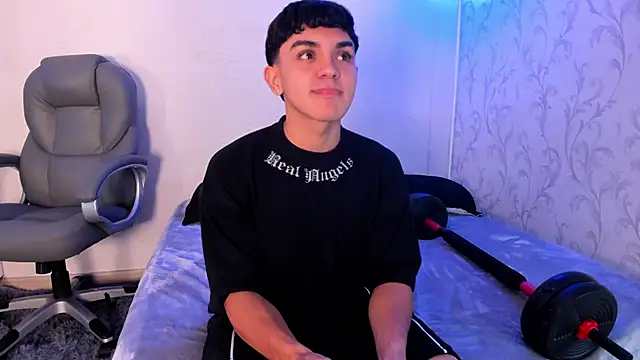  TaylorBlack online show from December 21, 11:39 am