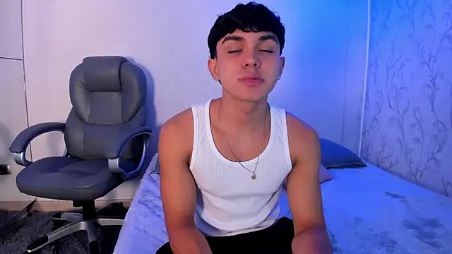  TaylorBlack online show from February 6, 11:35 am