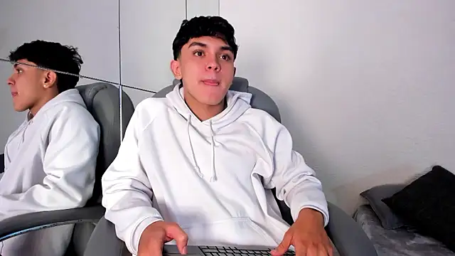  TaylorBlack online show from March 15, 11:38 am