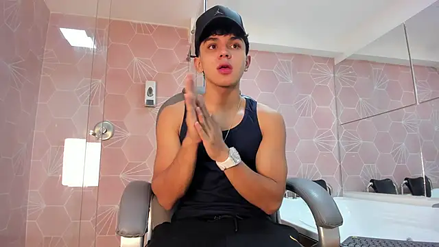 Snapshot of _TaylorBlack chatting on May 8, 11:37 am TaylorBlack online show from May 8, 11:37 am