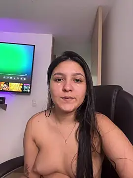 Camila sanchez25 online show from May 1, 7:40 pm