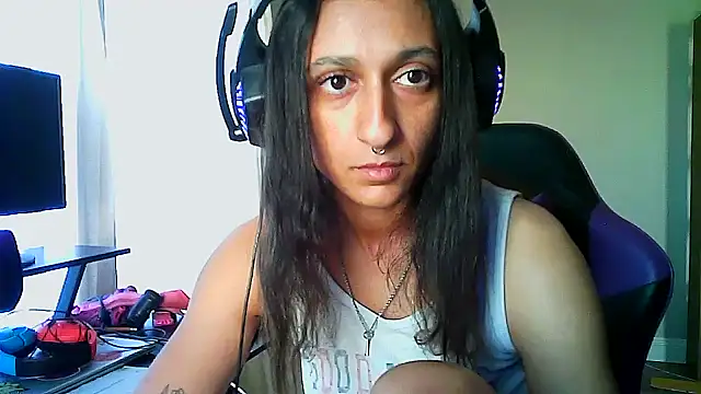 Snapshot of GoddessVikkii chatting on February 4, 8:36 pm GoddessVikkii online show from February 4, 8:36 pm