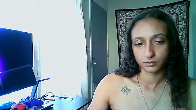 Snapshot of GoddessVikkii chatting on February 6, 6:44 pm GoddessVikkii online show from February 6, 6:44 pm