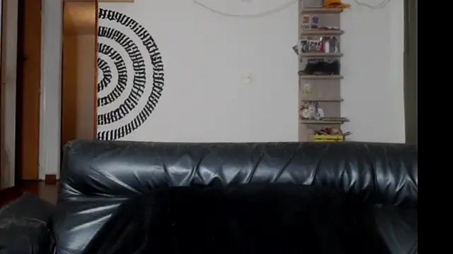 Snapshot of BeautyYoungblond chatting on February 12, 3:01 am BeautyYoungblond online show from February 12, 3:01 am