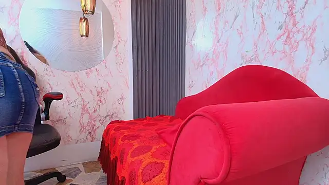 Snapshot of Helenna_Rose chatting on February 9, 12:53 pm Helenna Rose online show from February 9, 12:53 pm