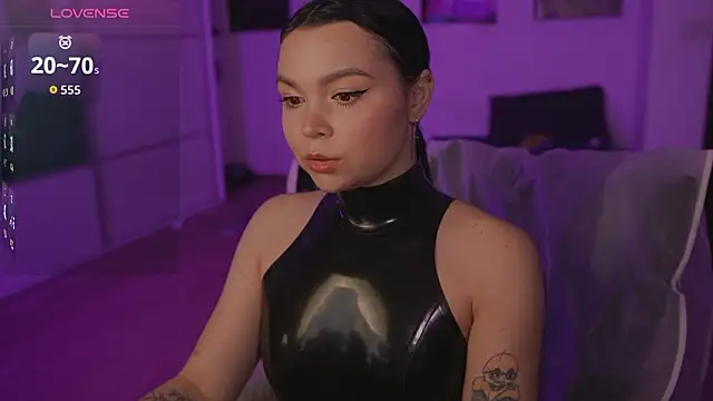 Snapshot of Dominatrix_Alice chatting on March 27, 12:16 am Dominatrix Alice online show from March 27, 12:16 am
