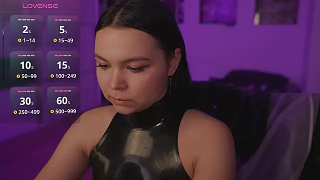 Snapshot of Dominatrix_Alice chatting on April 5, 11:35 pm Dominatrix Alice online show from April 5, 11:35 pm