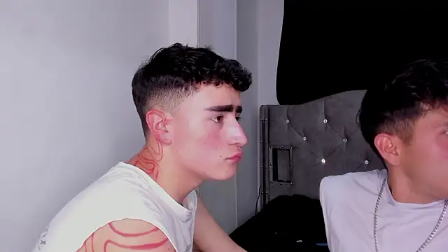 naughtysalomon   online show from March 1, 12:45 am