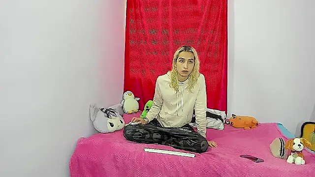 Snapshot of Elis-Darling chatting on January 13, 5:07 pm Elis-Darling online show from January 13, 5:07 pm