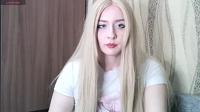 Nikki Roseana online show from December 17, 4:24 pm