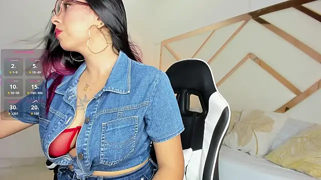 isa valverde online show from December 19, 2:29 am