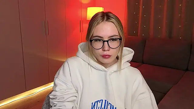 Aurelia Voss online show from February 19, 5:58 am