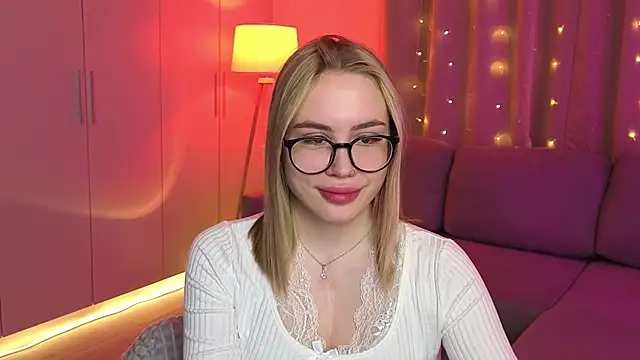 Aurelia Voss online show from March 9, 5:44 am