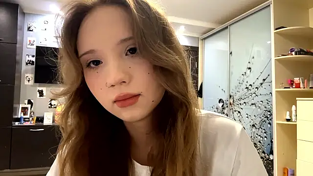 Snapshot of Princessofcashe chatting on February 22, 5:00 pm Princessofcashe online show from February 22, 5:00 pm