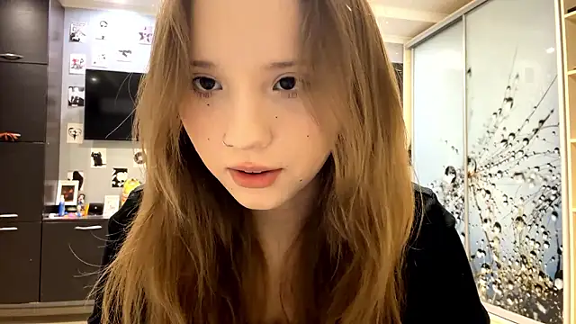 Snapshot of Princessofcashe chatting on February 24, 3:43 pm Princessofcashe online show from February 24, 3:43 pm