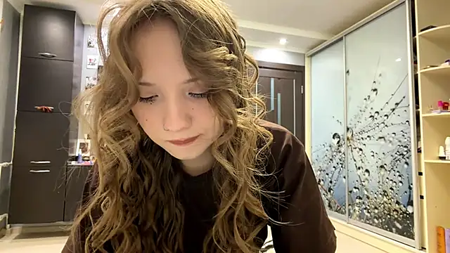 Snapshot of Princessofcashe chatting on February 25, 3:10 pm Princessofcashe online show from February 25, 3:10 pm