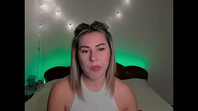 Roxi Joy online show from January 10, 6:09 pm