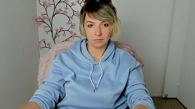 Lana Foxyy online show from May 11, 4:59 pm