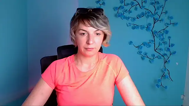 Lana Foxyy online show from May 19, 11:38 am