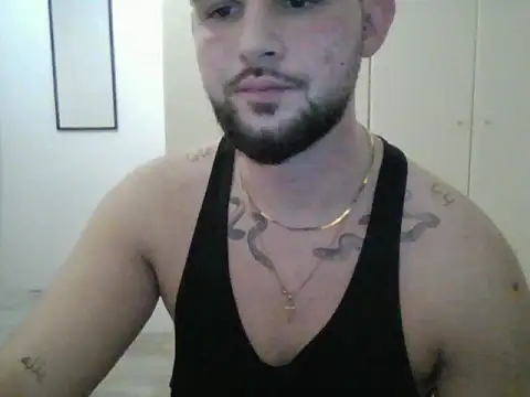 Snapshot of LunaFoxTip chatting on December 17, 8:26 pm LunaFoxTip online show from December 17, 8:26 pm