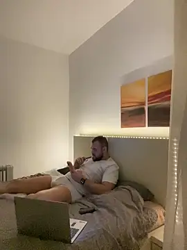 Snapshot of LunaFoxTip chatting on March 2, 5:20 pm LunaFoxTip online show from March 2, 5:20 pm