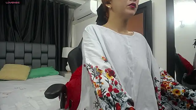 kyra jeet online show from March 6, 12:45 pm