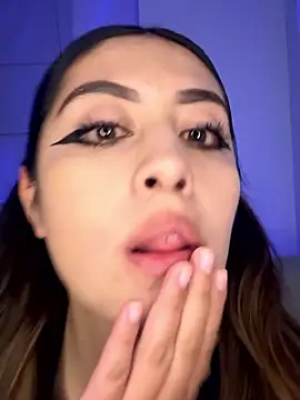 justmariee online show from January 14, 2:39 am