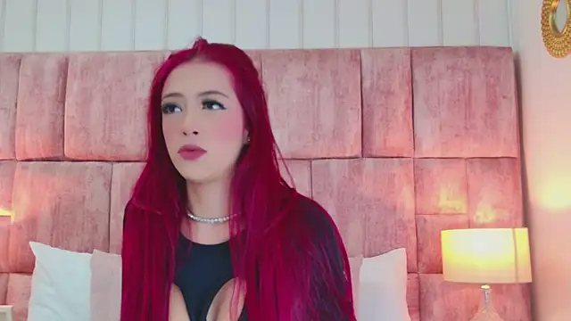 ScarlettFoox online show from April 29, 12:20 pm