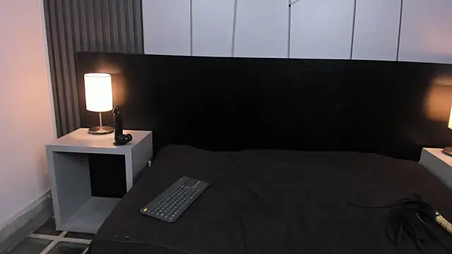 Snapshot of PamelaRed_ chatting on December 17, 7:53 pm PamelaRed online show from December 17, 7:53 pm