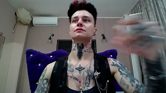 Snapshot of KennyXSX chatting on June 10, 11:42 am KennyXSX online show from June 10, 11:42 am
