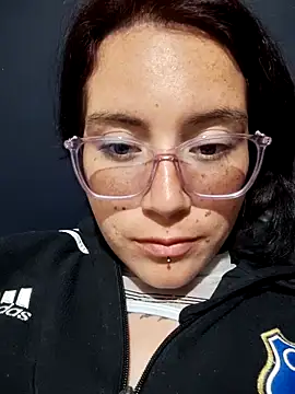 Snapshot of mara_adiction chatting on December 17, 3:29 pm mara adiction online show from December 17, 3:29 pm