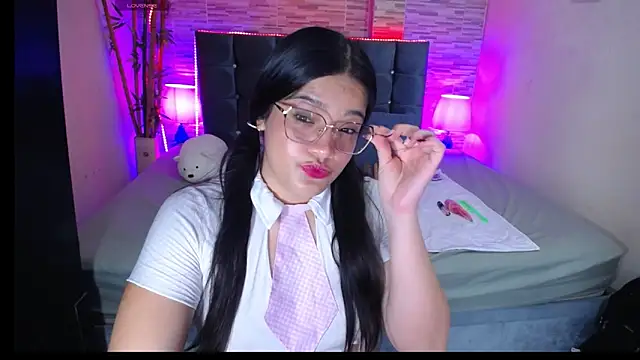 Snapshot of Valeri_hot22 chatting on May 13, 9:11 pm Valeri hot22 online show from May 13, 9:11 pm