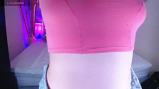 Snapshot of Valeri_hot22 chatting on June 10, 8:41 pm Valeri hot22 online show from June 10, 8:41 pm