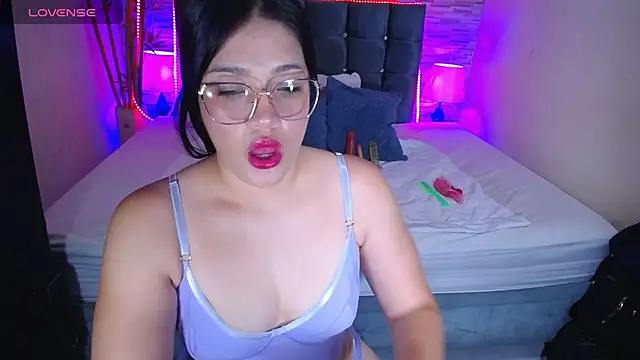 Snapshot of Valeri_hot22 chatting on June 11, 10:19 pm Valeri hot22 online show from June 11, 10:19 pm