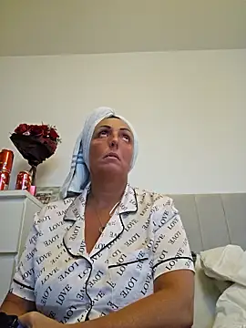 theblondecocklover online show from May 19, 8:26 pm