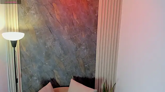 alina souvage  online show from March 14, 11:37 am