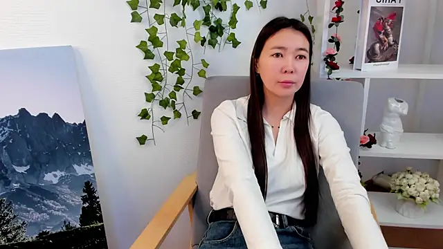 BettinaHuus online show from December 17, 5:46 am